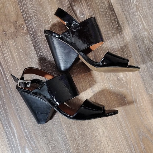 Franco Sarto Black Sandals Sleek Design - Picture 5 of 8